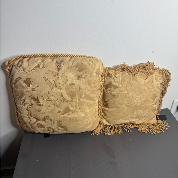 Vintage Reed Champagne Gold Cherubs Angels Decorative Damask Throw Pillows (2) - Picture 1 of 8